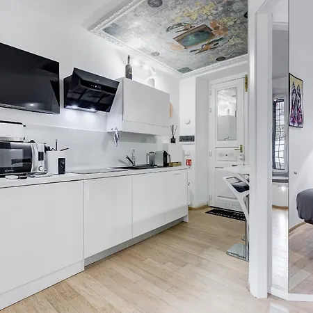 Colosseum Charming Monti District With Jacuzzi * ローマ